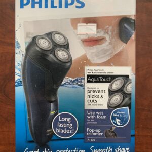 Philips Wet & Dry Electric Shaver AT620